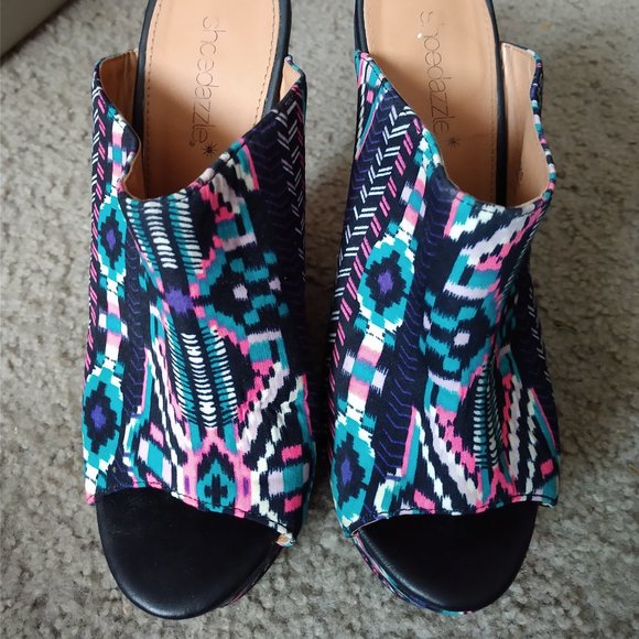 Shoe Dazzle Shoes - SHOE DAZZLE LORDES - SZ 7 - PLATFORM WEDGE BOOTIE